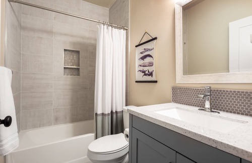 Spokane House | New Modern Luxury Home in Spokane Featuring 5 Bedrooms 3 Bathrooms and Sleeps 16