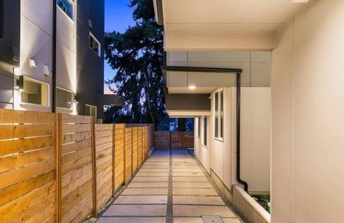 Mann House | New modern Nordic style home, view, rooftop deck