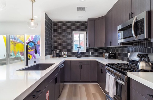 Little Tuscany House | New Modern Palm Springs Resort - 5 Mins to Downtown