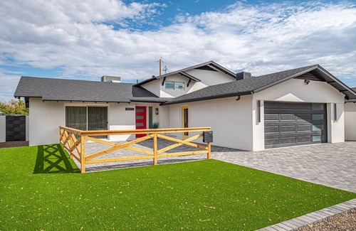 Park Scottsdale One House | New Modern Resort! Arcade, Heated Pool, Putting Green & Pool House!