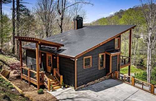 Morganton House | New Modern Rustic Mountain Home