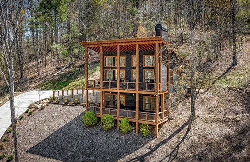 Morganton House | New Modern Rustic Mountain Home
