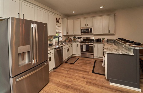 Sevierville House | NEW Modern Smoky Mountain Retreat/Game Room