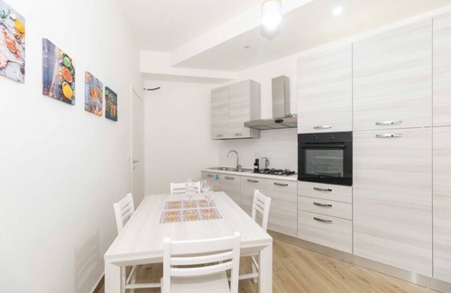 Vittoria Apartment | New! Modern & Spacious Apt x5 Piazza Statuto