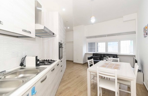 Vittoria Apartment | New! Modern & Spacious Apt x5 Piazza Statuto