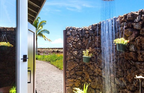 Kamuela Apartment | New Modern Studio in Waikoloa Beach Resort- Close to White sand Beaches!