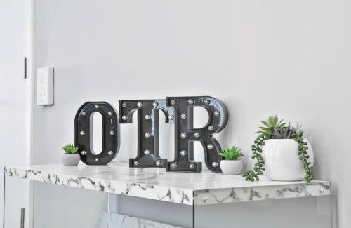 Over-the-Rhine Apartment | *NEW mOdernLUX best OTR condo *Park ONsite*