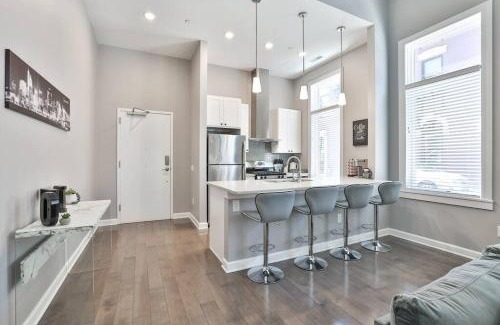 Over-the-Rhine Apartment | *NEW mOdernLUX best OTR condo *Park ONsite*