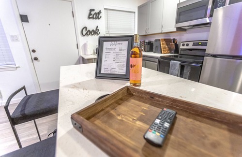 Fairbanks Apartment | NEW Montrose Gem! Central to Downtown HTX, NRG, & the Museum District.