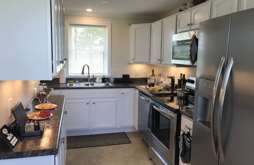 Barnstead House | NEW! Mountain Breeze House +250 Acres Farm And Forest