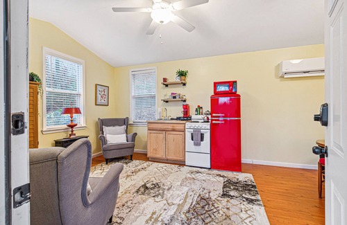 Black Mountain Cottage | New Mountain Getaway Cottage by Lake Lure With Hot Tub