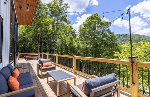 Todd Cabin | New Mountain Home on Wooded Lot