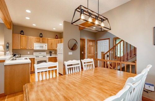 McHenry House | New! Mountain Hygge: Lake Area, Hot Tub!