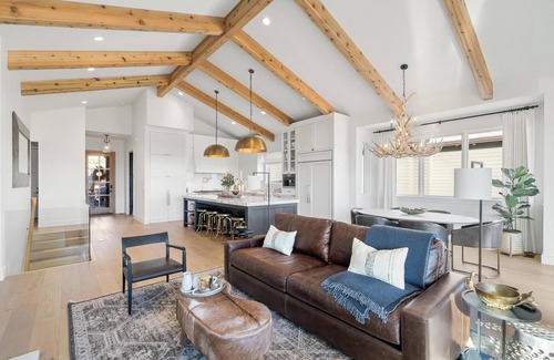 Eden House | New Mountain Luxury and Wellness Retreat Full Home