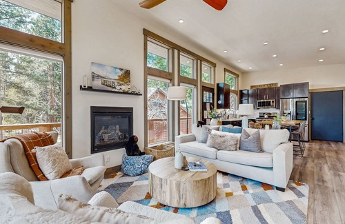 Truckee House | New, mountain-modern cabin with gas fireplace & great location