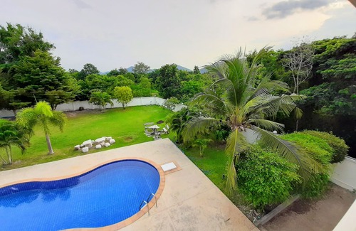 Hua Hin Villa | New!Mountain View Villa with Swimming pool
