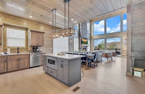 Sevierville Cabin | NEW/Mountain Views/Pool/Hot tub/Firepit/Game Room