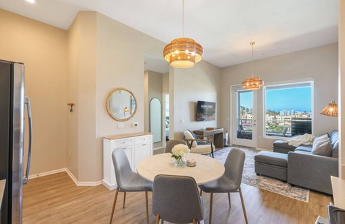 North Park Apartment | New N Park 2br Penthouse ~King Beds~Work Spaces~Views~Parking!