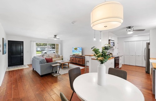 Central Naples House | NEW! Naples Home Away from Home w/Lanai & BBQ