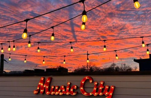 Nashville House | New NashVegas Downtown Rooftop City Views 13Beds