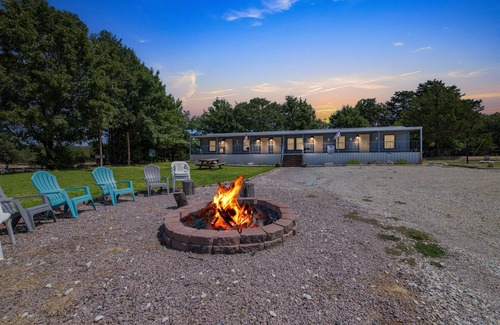Kingston Apartment | NEW! Nautical Nest (Suite 2) by The Lodges at Fossil Creek