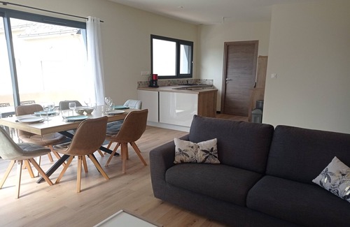 Crozon House | New! New single-storey house in dead-end street 350m from Crozon town centre