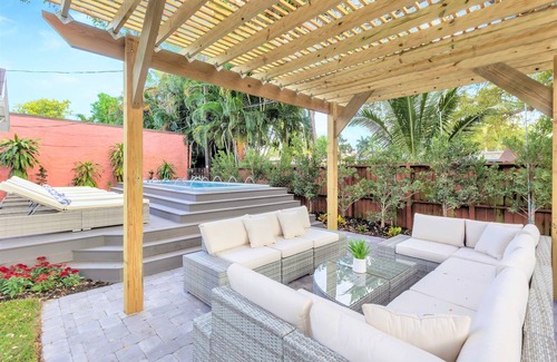Downtown Fort Lauderdale House | NEW! Next to Las Olas - Heated Pool - 5BR