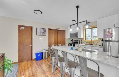 Pocono Lake Cottage | NEW! Nirvana At Arrowhead (3-Bedroom Cottage) with Pool