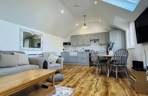 Margate House | New - No3 Little Eaton - By the Sea - FREE Parking