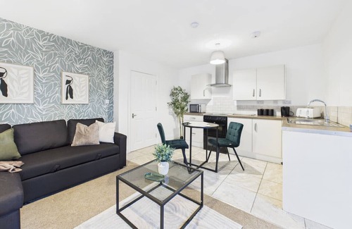 Wychbold House | *New* | No5 Saxon Way | Gym | Pool & Spa