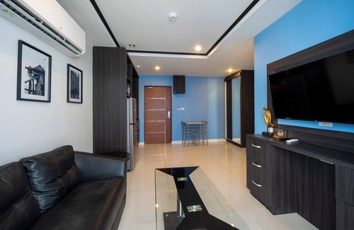 Pratumnak Hill Apartment | New Nordic Club 1 by Apartwell