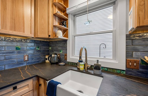 Bottineau House | *NEW* Northeast Arts District Home | EV Charger