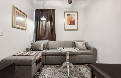 New Orleans Apartment | New Oak St by River, Streetcar, shops & more!