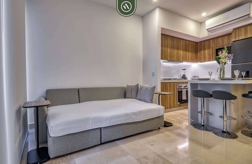 Lazaro Cardenas Apartment | New Oceanfront 1 BR Condo - Gym - Beach - Pool