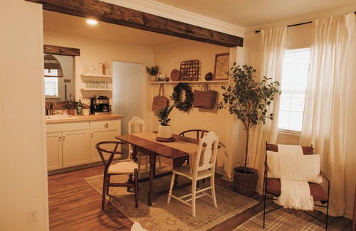 Hot Springs Cottage | NEW! Off to the Races! Charming Cottage Close to Oaklawn Racing!