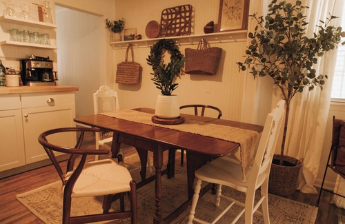 Hot Springs Cottage | NEW! Off to the Races! Charming Cottage Close to Oaklawn Racing!