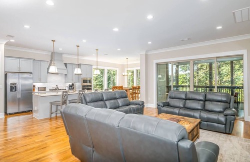 Opelika House | New, On-Site, Overlooking the LAKE Golf Course @ Grand National