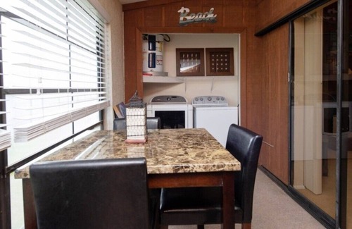 Bradenton Condo | NEW ON THE MARKET! CLOSE TO BEACH! 2 Bed, 2 Bath Townhome in Palma Sola!