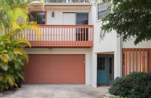 Bradenton Condo | NEW ON THE MARKET! CLOSE TO BEACH! 2 Bed, 2 Bath Townhome in Palma Sola!