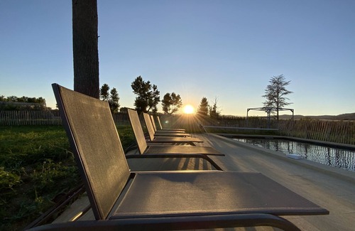 Manosque Apartment | New one-bedroom apartment in castle with pool and garden