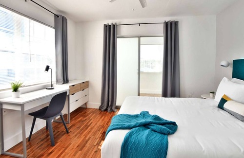 The Roads Condo | ✨New one Bedroom w/day room plus free parking