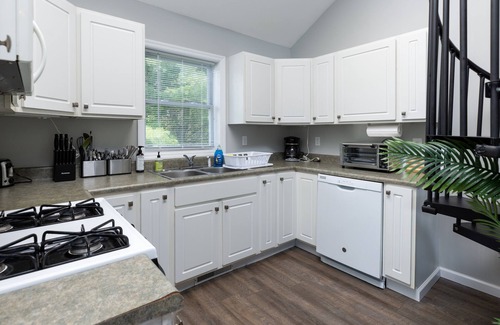 Warrensburg House | NEW! One-of-a-kind The Butterfly Estate Sleeps 24+ Close to LG & Gore!