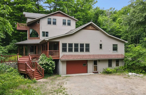 Charlevoix House | NEW! Only 13.5 miles to the Boyne Mountain Resort!