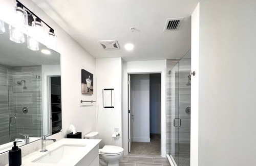 North Trail Apartment | NEW! Only minutes to the Beach