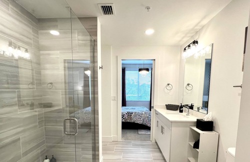 North Trail Apartment | NEW! Only minutes to the Beach