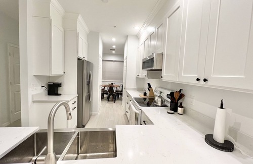 Naples Condo | NEW- OPTIONAL PLAYERS CLUB, Professionally Renovated , 3 Bedroom Golf Condo