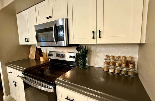Old Aurora House | 💜New Orleans Lady- 6miles to FQ/w&d/Pets Ok