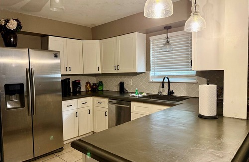 Old Aurora House | 💜New Orleans Lady- 6miles to FQ/w&d/Pets Ok