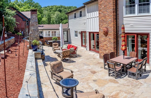 Franklin House | NEW! "Outdoor Oasis" You Will Not Need to Leave Home