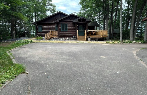 Hayward House | New! Overlook at Round Lake